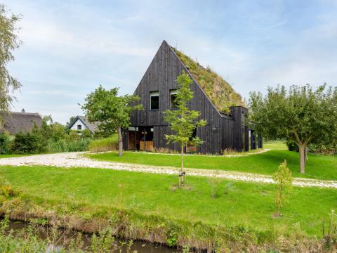 Bouwbedrijf van Engen - Ecologisch woonhuis, bijgebouw en hooimijt, Westbroek - Fotografie Ruben Visser