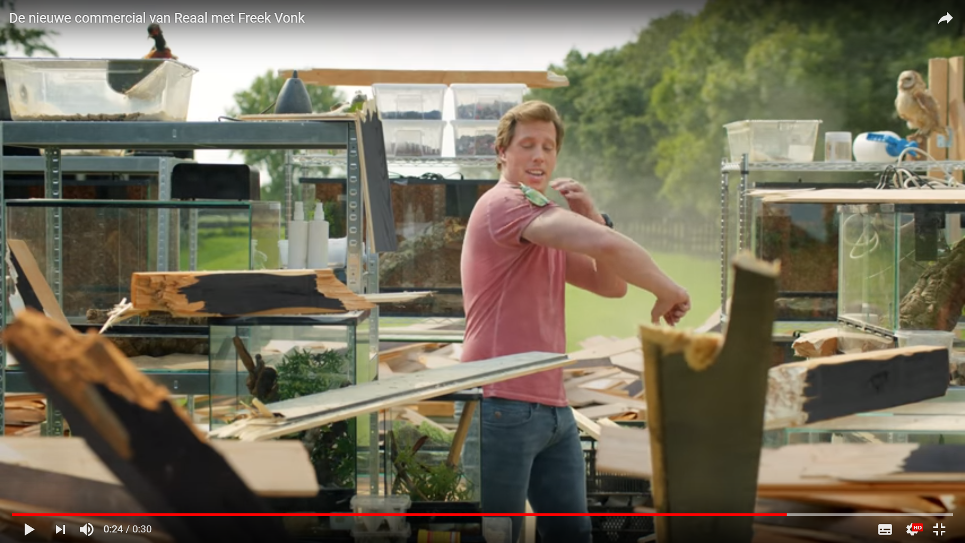 De nieuwe commercial van Reaal met Freek Vonk3