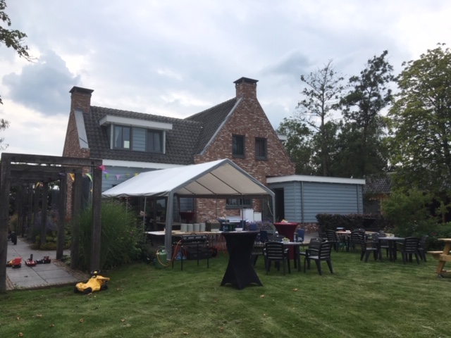 Bouwbedrijf van Engen BV - Zomer BBQ 2019 op terras Portengen