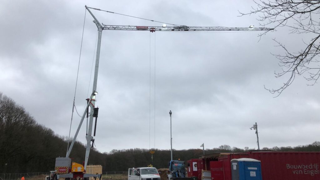 Nieuwsbericht: Derde kraan geleverd op project Avolare in Doorwerth