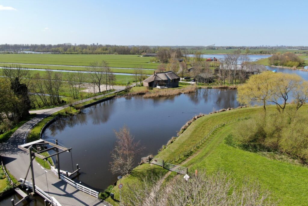 Bouwbedrijf van Engen BV - Duurzaam dijkhuis, het Groene Hart - Robert Koelewijn Fotografie