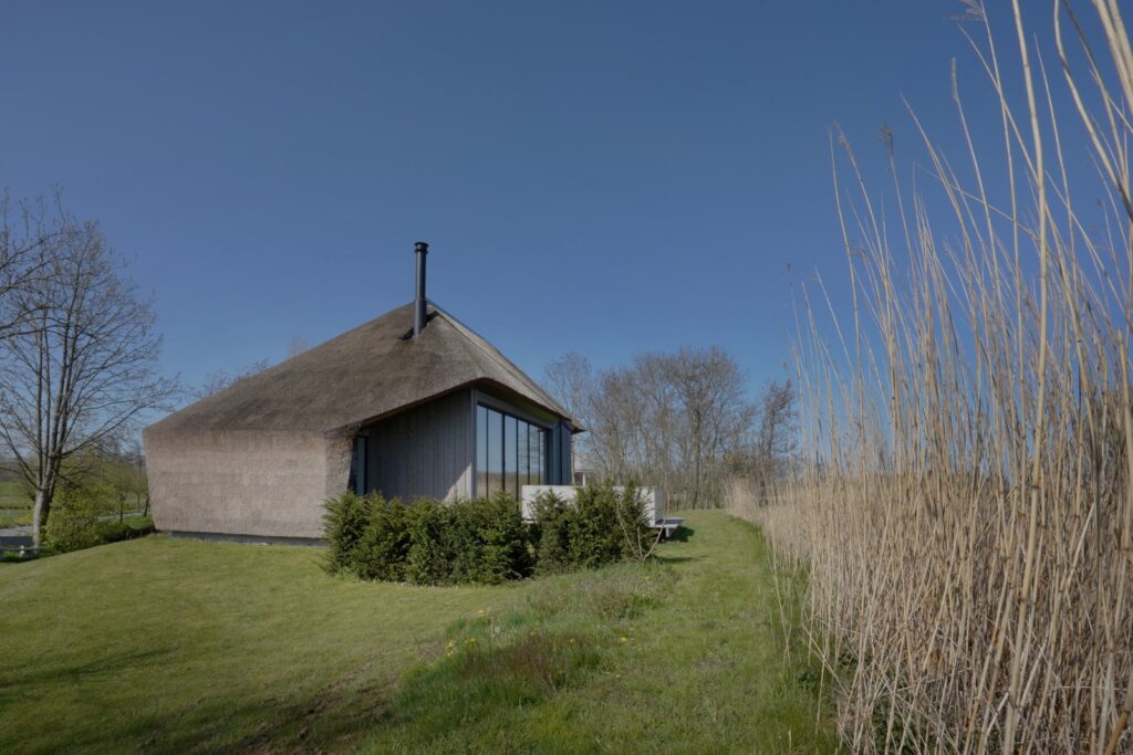 Bouwbedrijf van Engen BV - Duurzaam dijkhuis, het Groene Hart - Robert Koelewijn Fotografie