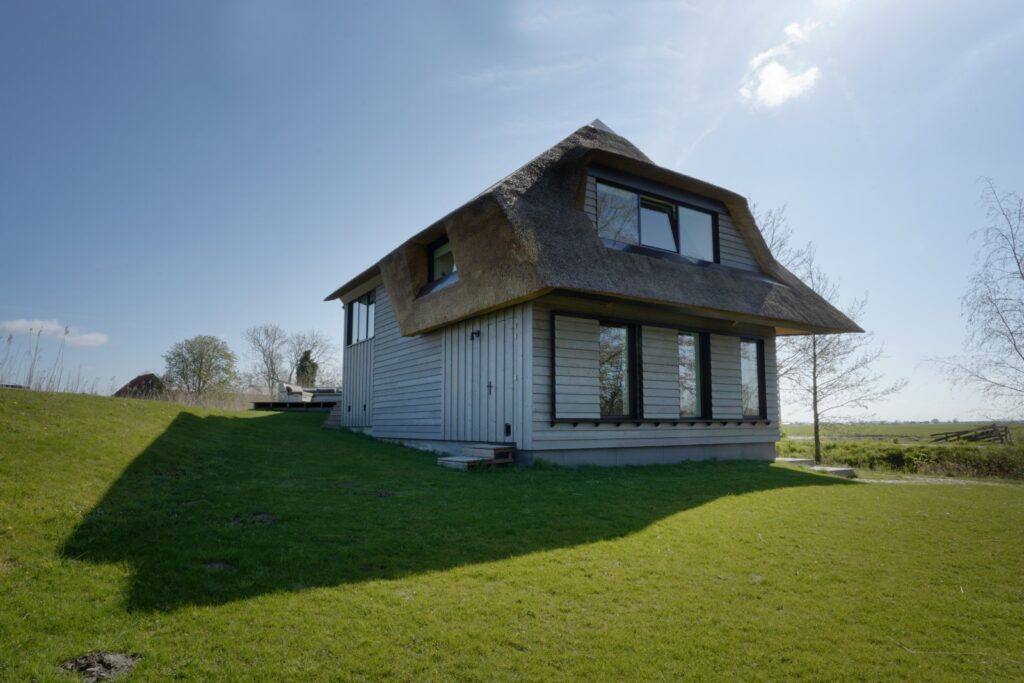 Bouwbedrijf van Engen BV - Duurzaam dijkhuis, het Groene Hart - Robert Koelewijn Fotografie