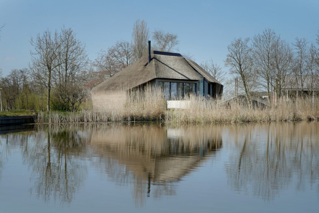 Nieuwsbericht Bouwbedrijf van Engen BV: Foto reportage Duurzame dijkwoning, het Groene Hart - Robert Koelewijn Fotografie