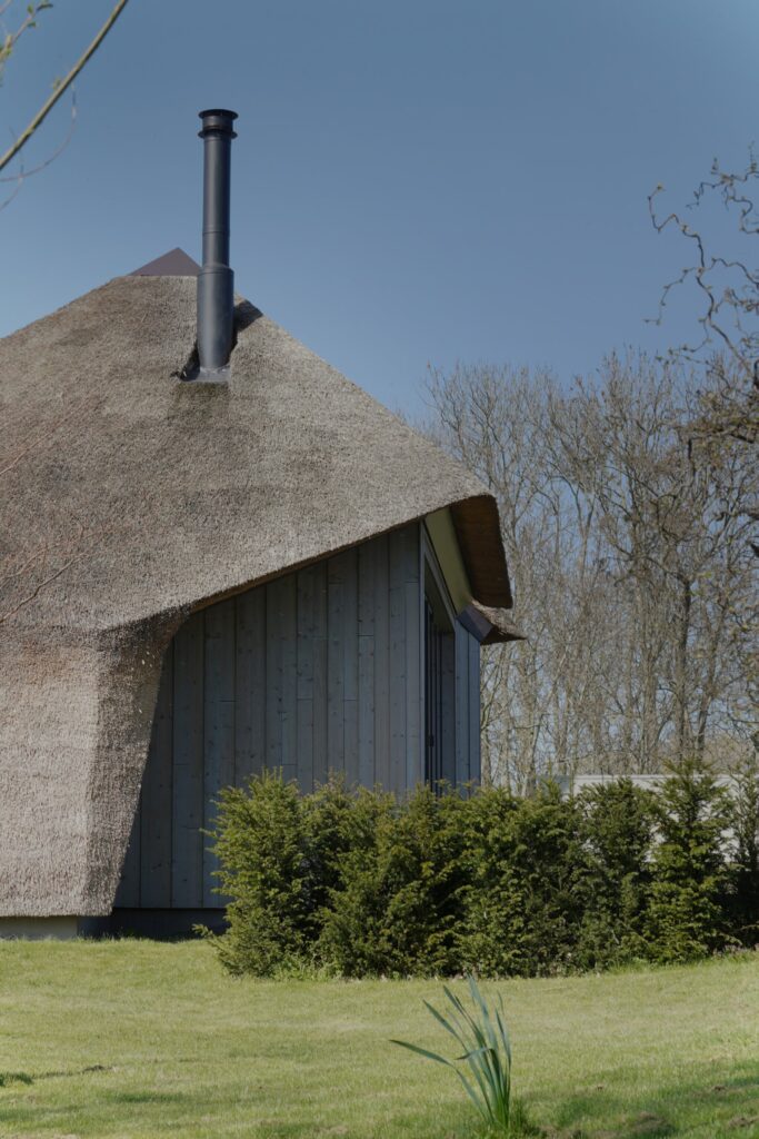 Bouwbedrijf van Engen BV - Duurzaam dijkhuis, het Groene Hart - Robert Koelewijn Fotografie