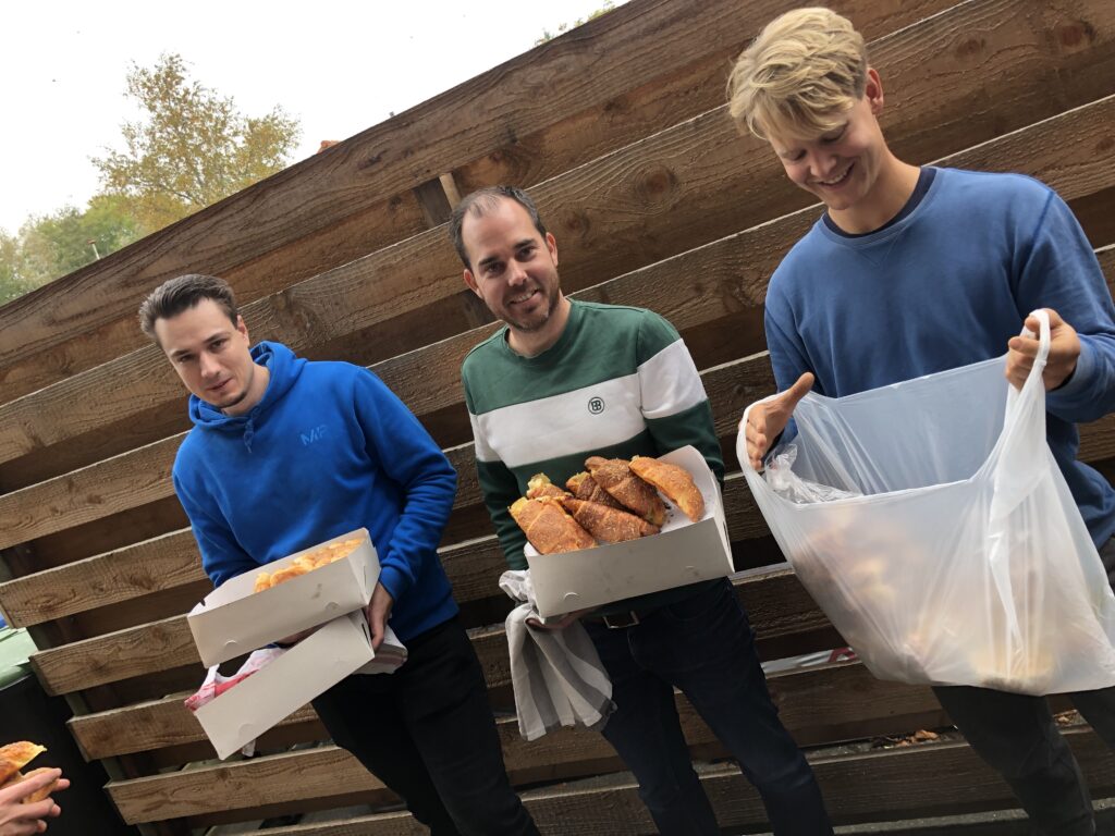 Nieuws - BvE Personeelsuitje Klimbos en Bruggen bouwen Lage Vuursche