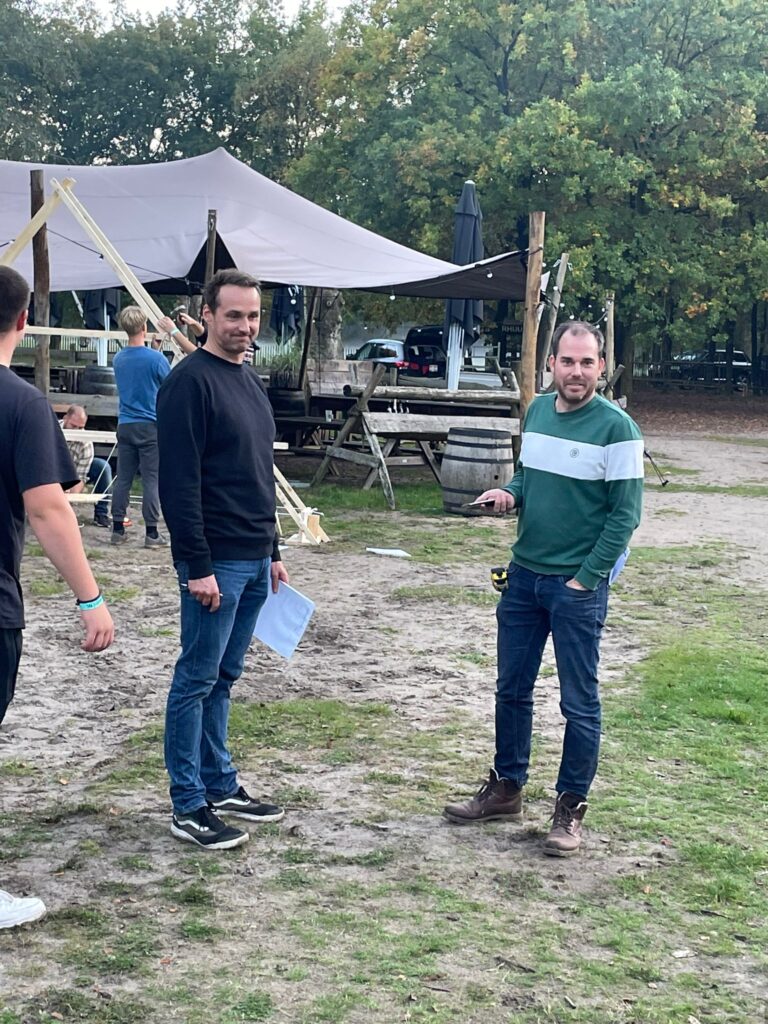 Nieuws - BvE Personeelsuitje Klimbos en Bruggen bouwen Lage Vuursche