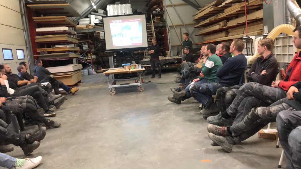 Nieuws - Vrijdagmiddag met heftruck training en toolbox
