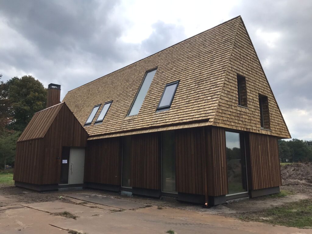 Bouwbedrijf van Engen BV - Ecologische CLT houten familiewoning, Hierden