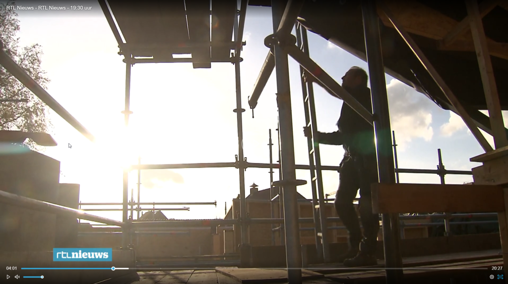 Bouwbedrijf van Engen BV - Herbouw boerderij met bijgebouw, Zevenhuizen - RTL nieuws 02-11-22