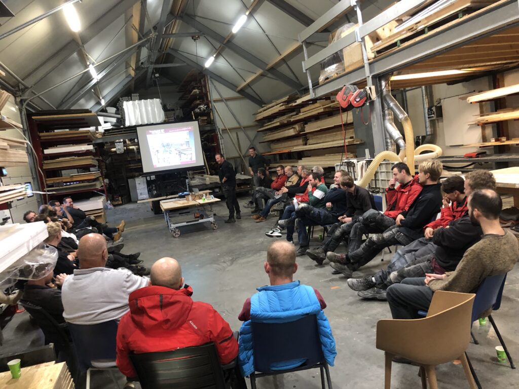 Nieuws - Vrijdagmiddag met heftruck training en toolbox