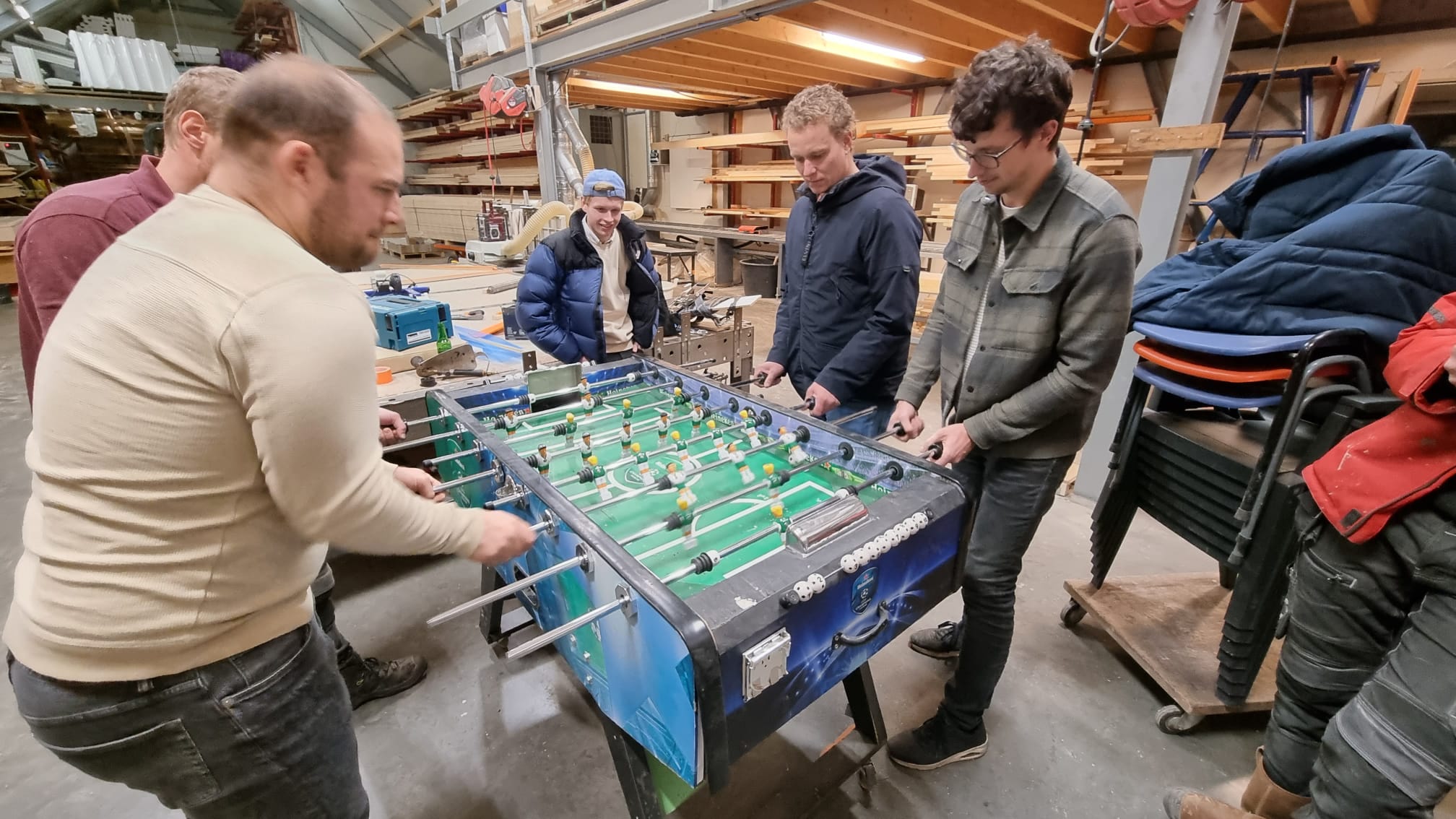 Nieuws - Kerstpakketten avond: 2 min gratis winkelen bij COOP Kockengen!