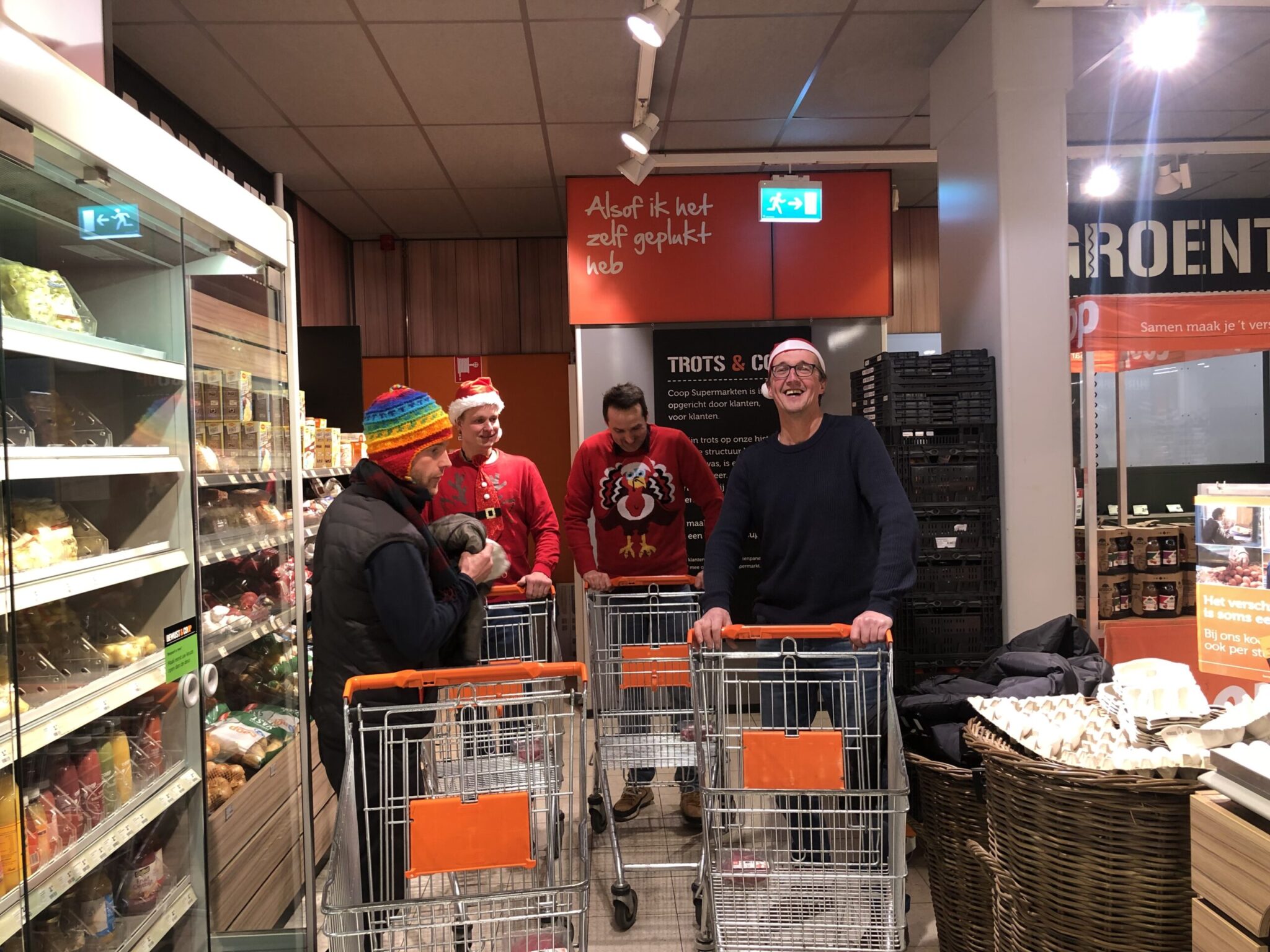 Nieuws - Kerstpakketten avond: 2 min gratis winkelen bij COOP Kockengen!