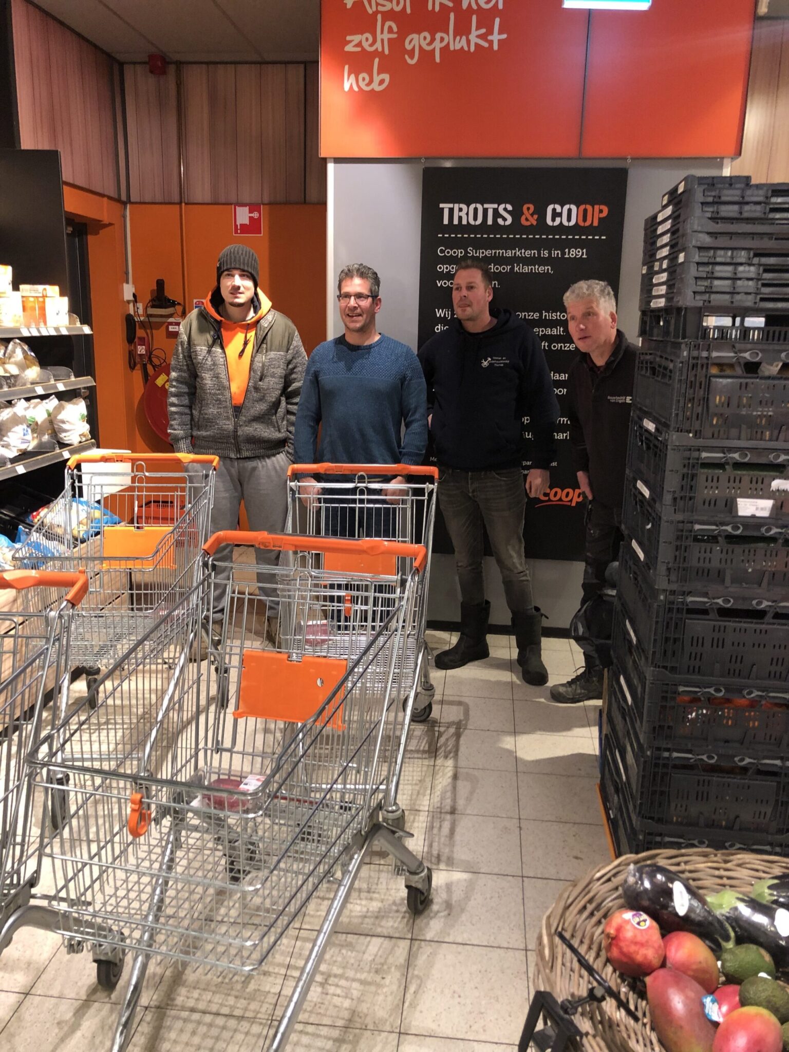 Nieuws - Kerstpakketten avond: 2 min gratis winkelen bij COOP Kockengen!