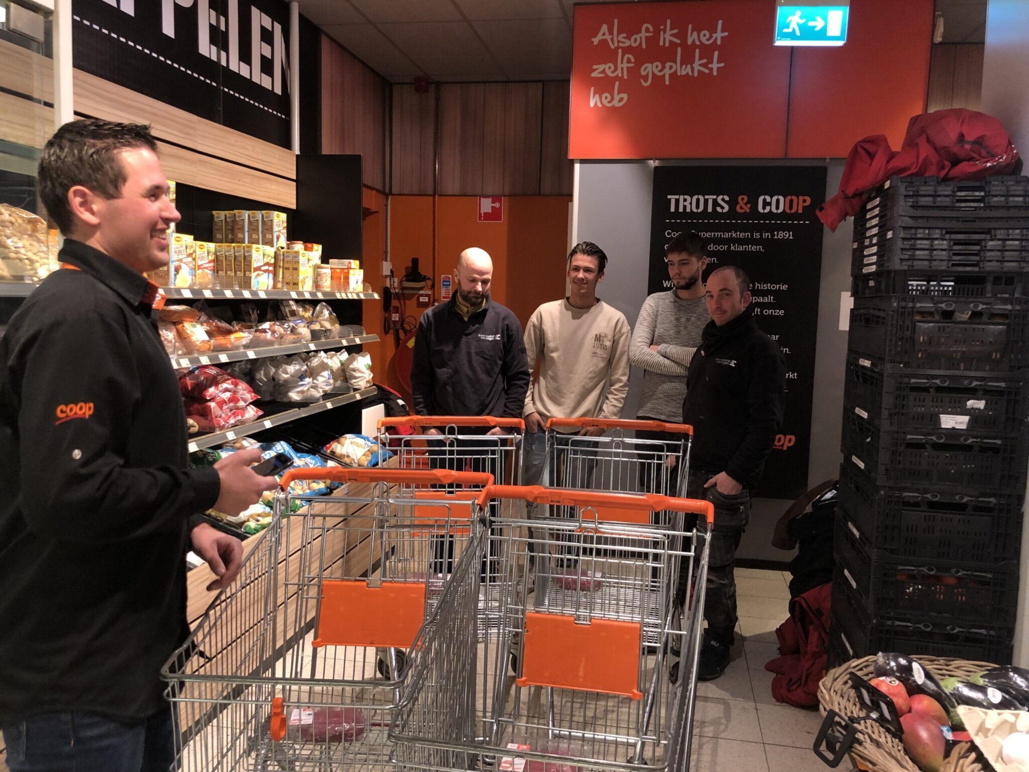 Nieuws - Kerstpakketten avond: 2 min gratis winkelen bij COOP Kockengen!