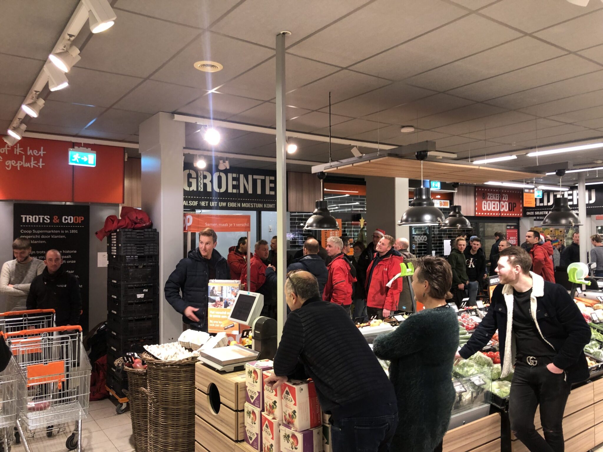 Nieuws - Kerstpakketten avond: 2 min gratis winkelen bij COOP Kockengen!