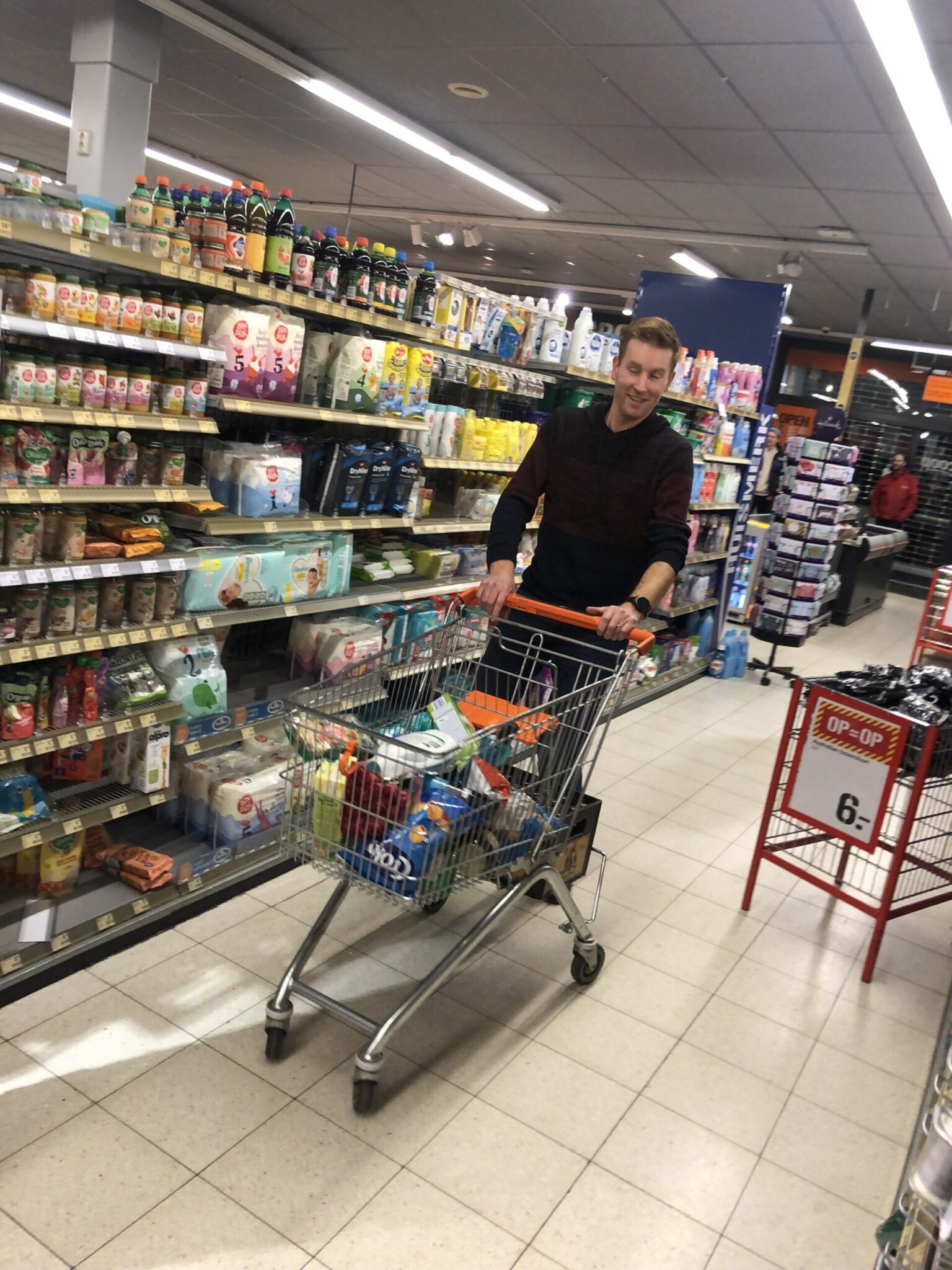 Nieuws - Kerstpakketten avond: 2 min gratis winkelen bij COOP Kockengen!