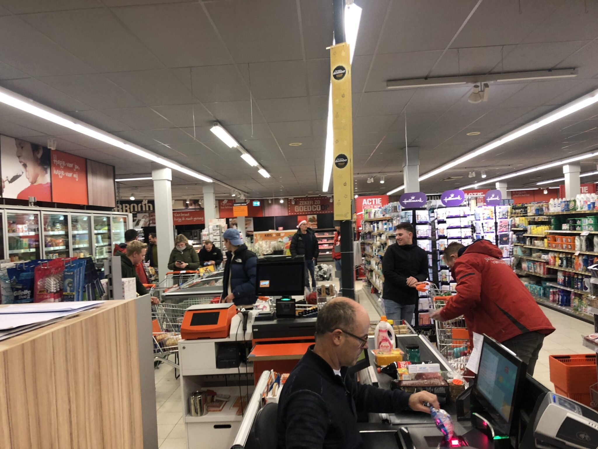 Nieuws - Kerstpakketten avond: 2 min gratis winkelen bij COOP Kockengen!