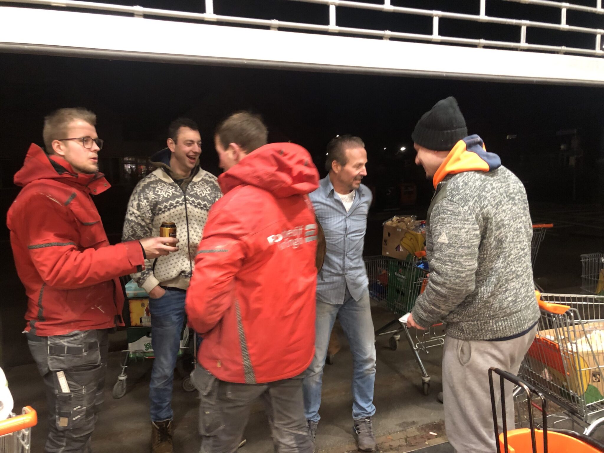 Nieuws - Kerstpakketten avond: 2 min gratis winkelen bij COOP Kockengen!