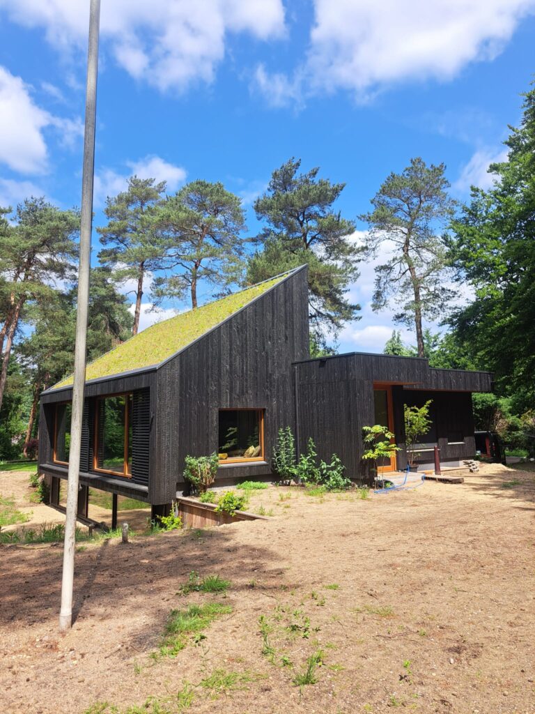 Bouwbedrijf van Engen BV - Ecologische villa en bijgebouw, Maarn