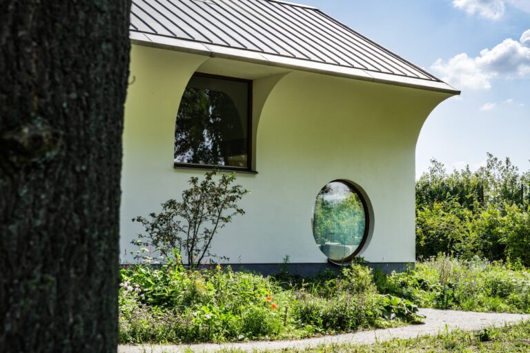 Bouwbedrijf van Engen BV - Ecologisch duurzaam woonhuis met hooitasschuur en fietsenberging, Zeist - Robert Koelewijn Fotografie