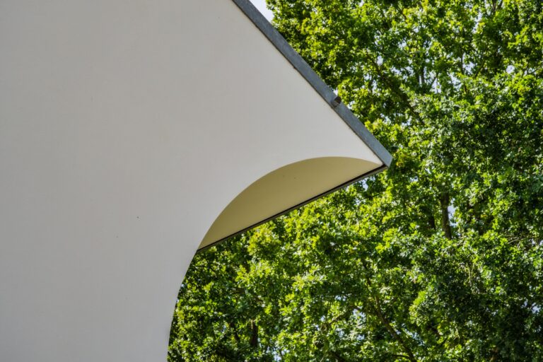 Bouwbedrijf van Engen BV - Ecologisch duurzaam woonhuis met hooitasschuur en fietsenberging, Zeist - Robert Koelewijn Fotografie