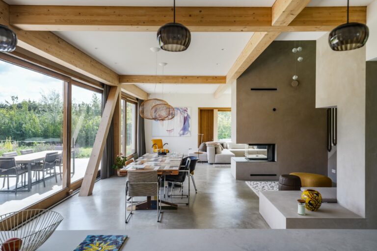 Bouwbedrijf van Engen BV - Ecologisch duurzaam woonhuis met hooitasschuur en fietsenberging, Zeist - Robert Koelewijn Fotografie