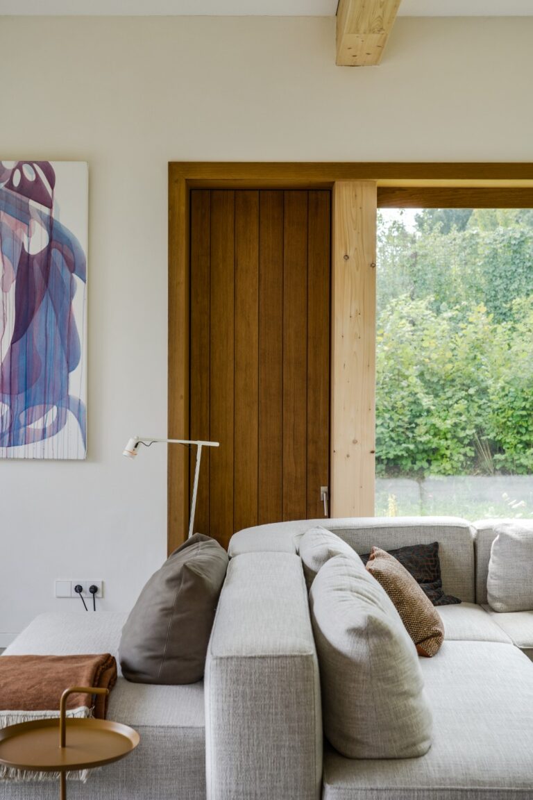 Bouwbedrijf van Engen BV - Ecologisch duurzaam woonhuis met hooitasschuur en fietsenberging, Zeist - Robert Koelewijn Fotografie