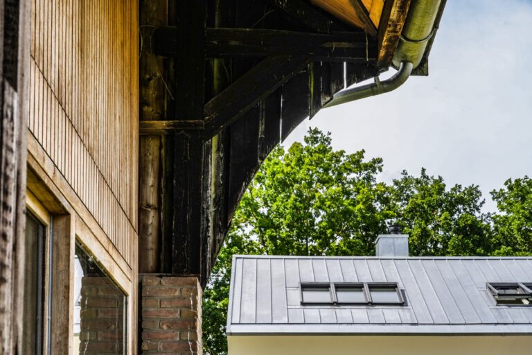 Bouwbedrijf van Engen BV - Ecologisch duurzaam woonhuis met hooitasschuur en fietsenberging, Zeist - Robert Koelewijn Fotografie