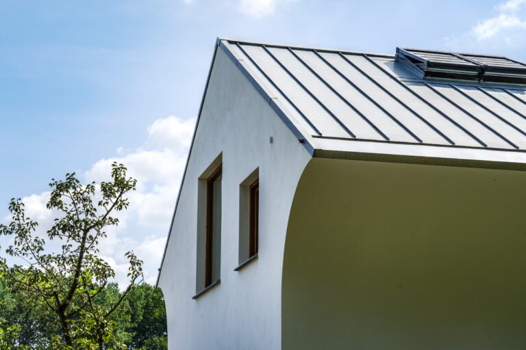 Bouwbedrijf van Engen BV - Ecologisch duurzaam woonhuis met hooitasschuur en fietsenberging, Zeist - Robert Koelewijn Fotografie