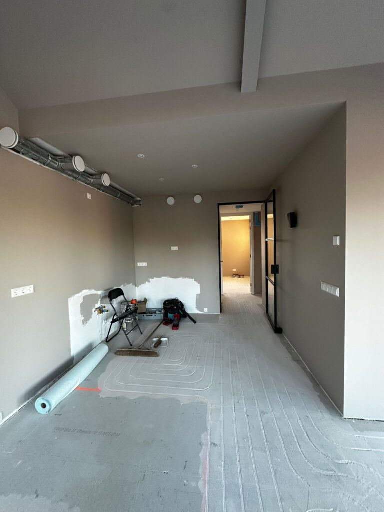 Bouwbedrijf van Engen BV - Duurzame winkel en 2 appartementen, Breukelen