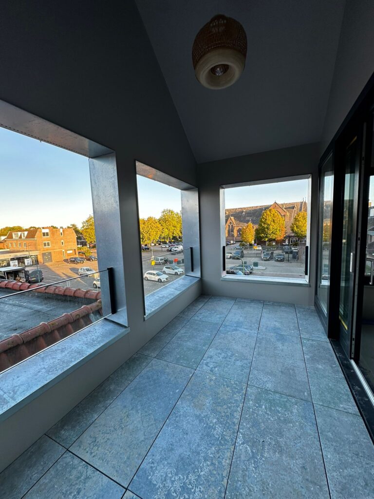 Bouwbedrijf van Engen BV - Duurzame winkel en 2 appartementen, Breukelen