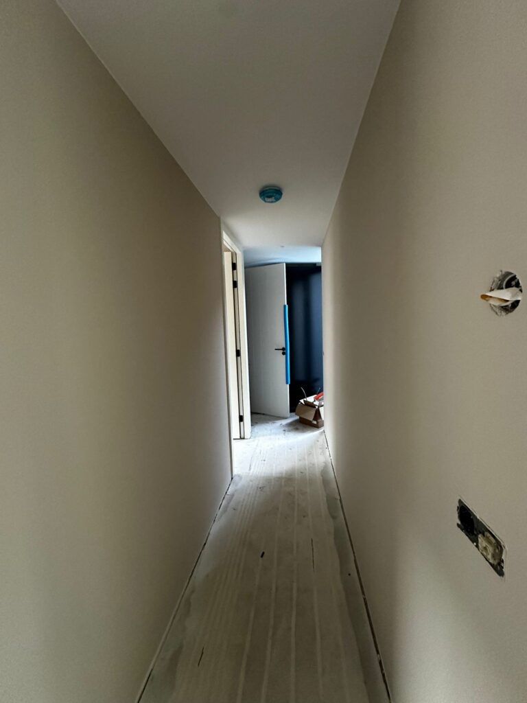 Bouwbedrijf van Engen BV - Duurzame winkel en 2 appartementen, Breukelen