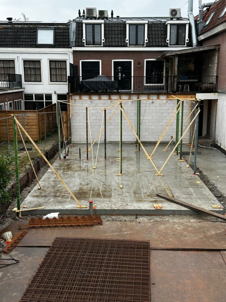 Bouwbedrijf van Engen BV - Duurzame winkel en 2 appartementen, Breukelen