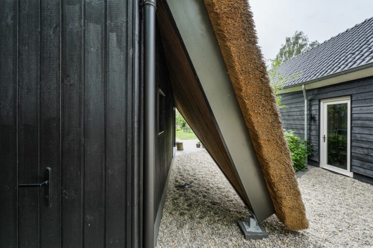 Bouwbedrijf van Engen BV - Herbouw boerderij met bijgebouw, Zevenhuizen - Robert Koelewijn Fotografie