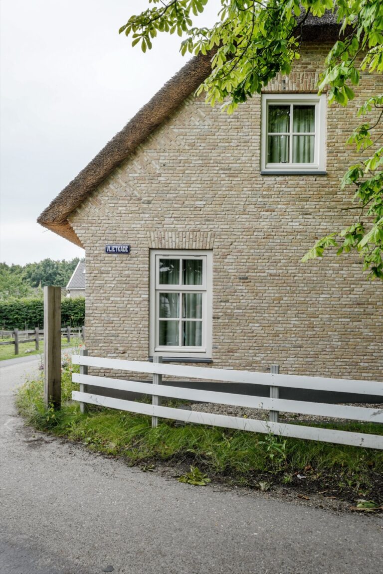 Bouwbedrijf van Engen BV - Herbouw boerderij met bijgebouw, Zevenhuizen - Robert Koelewijn Fotografie