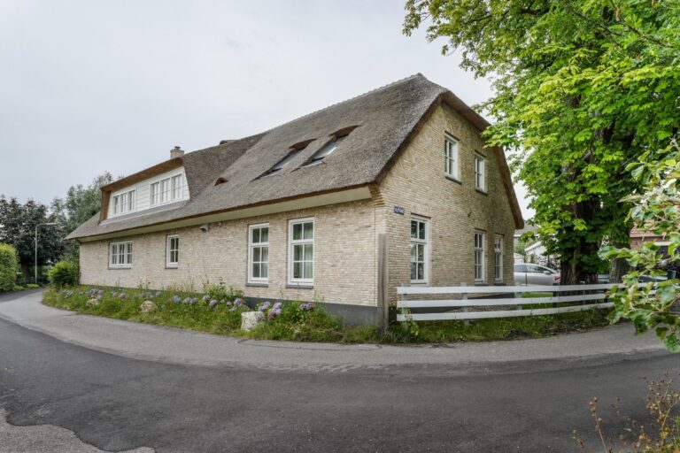 Bouwbedrijf van Engen BV - Herbouw boerderij met bijgebouw, Zevenhuizen - Robert Koelewijn Fotografie