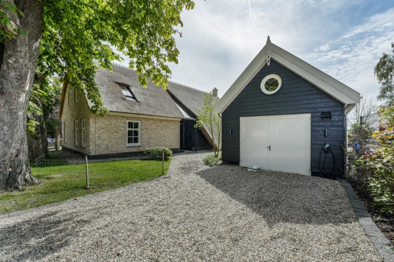 Bouwbedrijf van Engen BV - Herbouw boerderij met bijgebouw, Zevenhuizen - Robert Koelewijn Fotografie